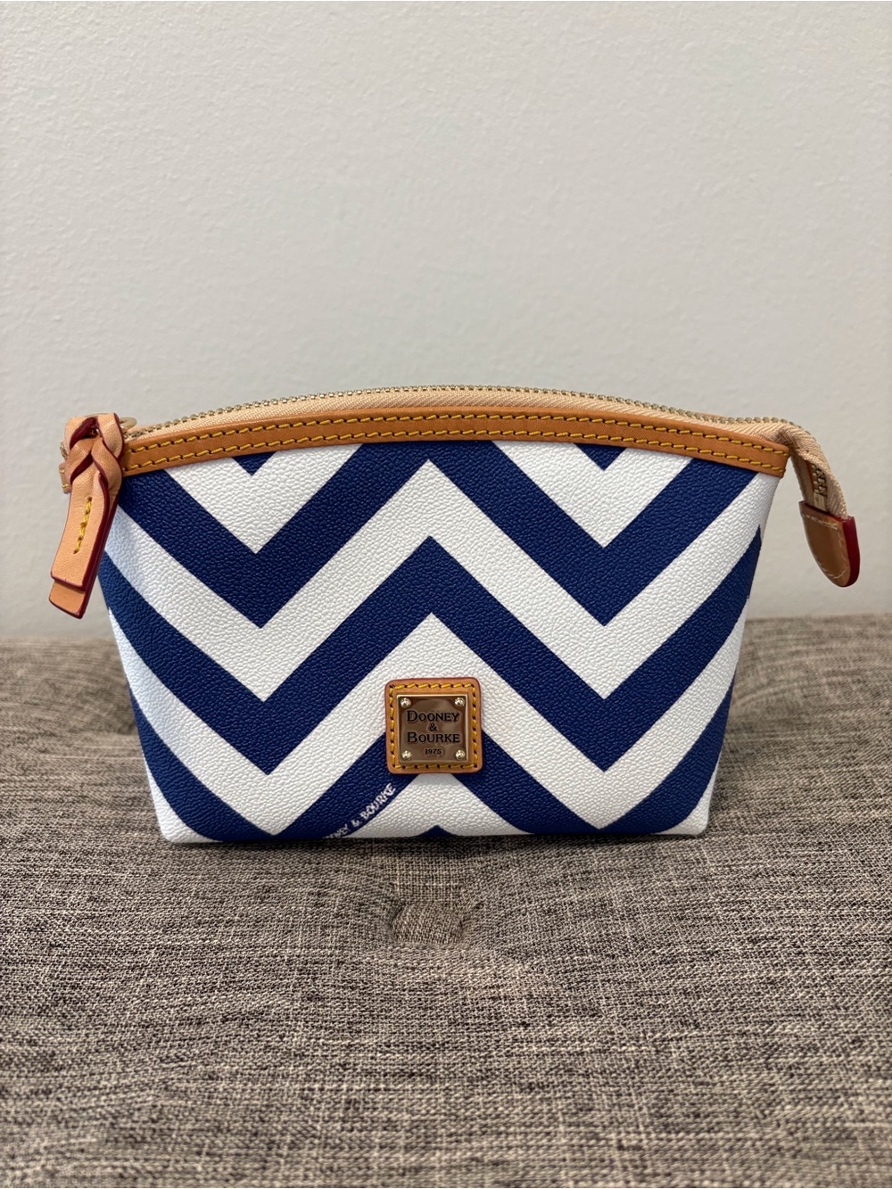 BRAND NEW Dooney & Bourke Navy/White Chevron Large Cosmetic Case!
